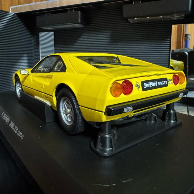   1/18 tF[ 308GTB  zr[ 