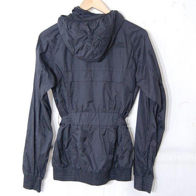 ノースフェイスTHE NORTH FACE■ナイロンパーカー ジップジャケット ウェストマーク 裏メッシュ■M■ブラック < 女性ファッション  ノースフェイスTHE NORTH FACE■ナイロンパーカー ジップジャケット ウェストマーク 裏メッシュ■M■ブラック < 女性ファッションの