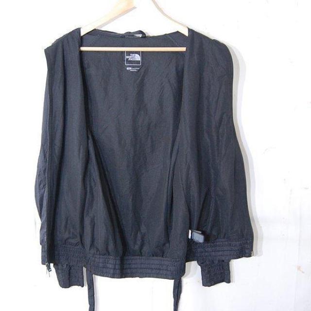 ノースフェイスTHE NORTH FACE■ナイロンパーカー ジップジャケット ウェストマーク 裏メッシュ■M■ブラック < 女性ファッション  ノースフェイスTHE NORTH FACE■ナイロンパーカー ジップジャケット ウェストマーク 裏メッシュ■M■ブラック < 女性ファッションの