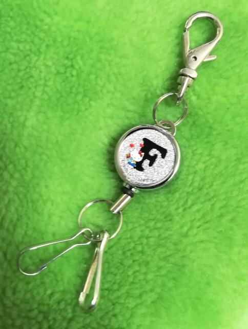 キティ★イニシャル★F★リールキーホルダー★銀★サンリオ★ < 女性ファッション  キティ★イニシャル★F★リールキーホルダー★銀★サンリオ★ < 女性ファッションの