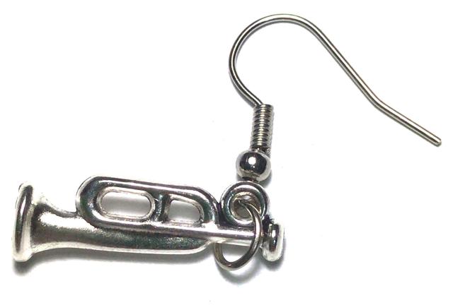 トランペット 音楽 金 管楽器 モチーフ ピアス 揺れる 垂れる アクセサリー おしゃれ かわいい レディース 女子 おすすめ < 女性アクセサリー/時計  トランペット 音楽 金 管楽器 モチーフ ピアス 揺れる 垂れる アクセサリー おしゃれ かわいい レディース 女子 おすすめ < 女性アクセサリー/時計の