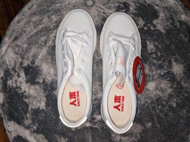 新品 23cm レディース スニーカー ホワイト シューズ ローカット 靴 < 女性ファッション  新品 23cm レディース スニーカー ホワイト シューズ ローカット 靴 < 女性ファッションの