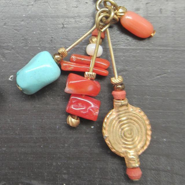 本珊瑚xターコイズ サージカルステンレスピアス*2 天然石 < 女性アクセサリー/時計 本珊瑚xターコイズ サージカルステンレスピアス*2 天然石 < 女性アクセサリー/時計の