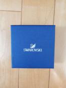 SWAROVSKI �X�����t�X�L�[ �X�N�G�A �N���X�^���s�A�X �����{�b�N�X�t ���i
