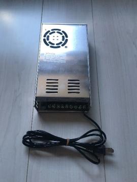 12V100VϊIRo[^[I
