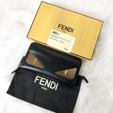 FENDI tFfB z X^[ oOYAC Eht@Xi[ EhWbv ubN U[