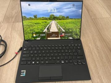 �x�m�� FMV LIFEBOOK UH90/H1 FMVU90H1B 14�C���` Core i7 16GB SSD512GB