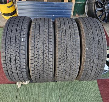 バリ溝!年式19 BRIDGESTONE BLIZZAK DM-V3  17インチスタッドレスタイヤ225/55R17 102Q
