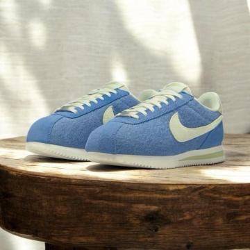 ��NIKE �R���e�b�c SE��