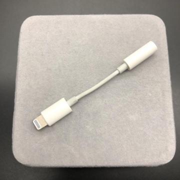  Apple Abv Lightning CgjO P[u A1749