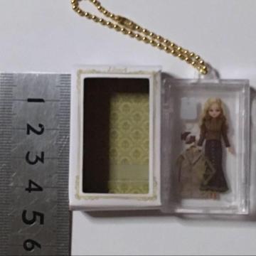 カプセルトイ 大人リカちゃん ミニチュアパッケージコレクション