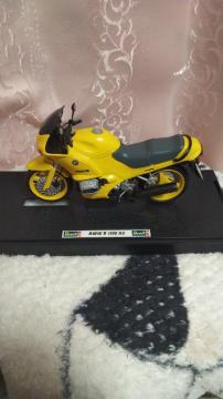 BMW R 1100 RSRevell   1/12