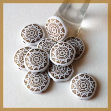 �w����30�ψꁜ�x���t�R�C���^�r�[�Y���z���C�g�ɃS�[���h�͗l��10����18mm���A�N������