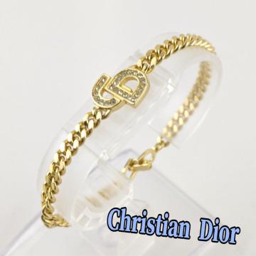 Christian Dior �u���X���b�g