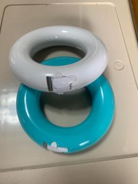 テープカッター ブルーとホワイト 各一個セット