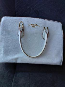 �T�}���T�x�K  Samantha Vega  �n���h�o�b�O  ���F  ���i