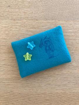 �n���h���C�h���ӂ�����~�j�|�P�b�g�e�B�b�V���P�[�X