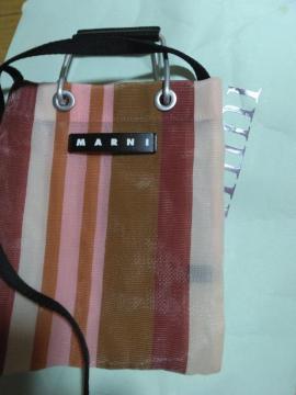 MARNI�t�����[�J�t�F�X�g���C�v�~�j�V�����_�[�{��