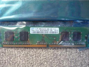 �ѽ݁u256MB 1Rx16 PC2-5300U-555-12-C3 M378T3354CZ3-CE6 2����āvT31