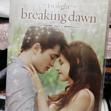 �g���C���C�g�Ebreaking dawn  part1