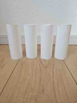 �g�C���b�g�y�[�p�[�̐c�i���~4�{�j