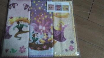 ���]�[�g���v���c�F���̃����^���t�F�X�e�B�o���~�j�^�I��3���Z�b�g