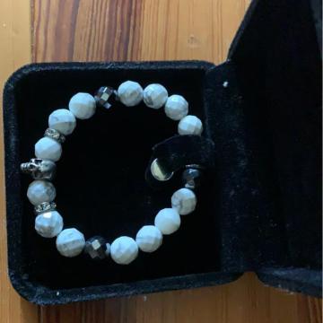 �u���X���b�g