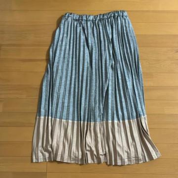 プリーツのロングスカート(Lサイズ)