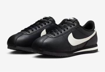 ��NIKE �R���e�b�c ���U�[��