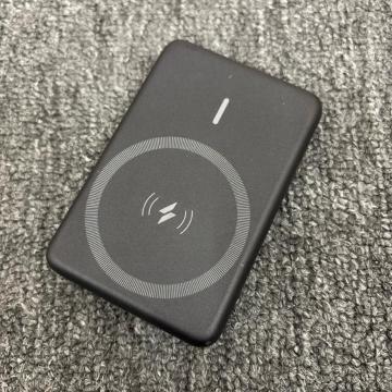 ���� Anker PowerCore Magnetic 5K A1619