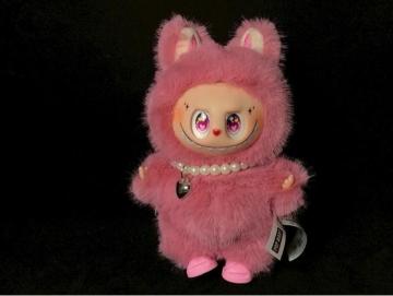 �y����zPOP MART LABUBU THE MONSTERS �ʂ������ ���u�u �s���N �p�[���l�b�N���X�t�� �� ���i