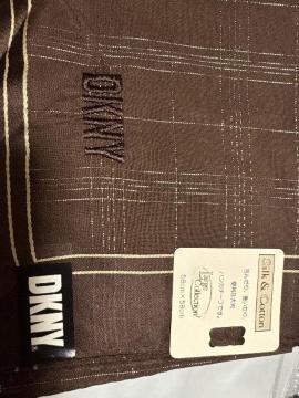 DKNY 大判ハンカチーフ 新品
