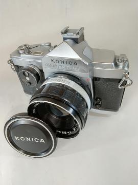 ���i HALF-FULL KONICA AUTOREX + HEXANON 52/1.8