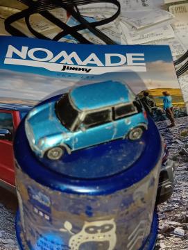 �g�~�JBMW�~�j�N�[�p�[����̃W���b�N�i