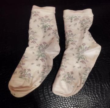 白 ラベンダー小花模様レディースソックス 難有り
