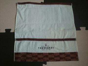 新品☆TRUSSARDI★ハンドタオル☆ホワイト×ブラウン★