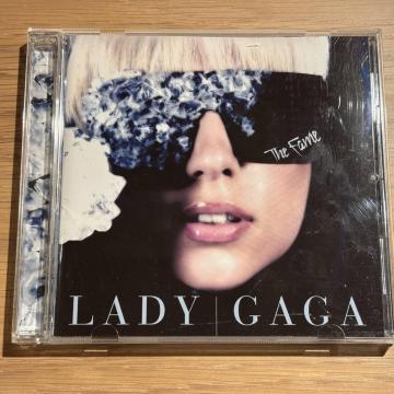 yLADY GAGAzTHE FAME