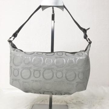 �y�ɔ��i�zSalvatore Ferragamo �n���h�o�b�O �A�N�Z�T���[�|�[�` �����V�����_�[�o�b�O �K���`�[�j ����