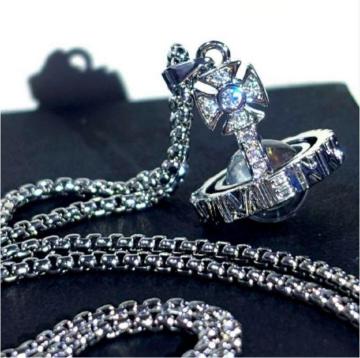 Vivienne Westwood ���B���B�A�� �^�C�j�[ �I�[�u �l�b�N���X