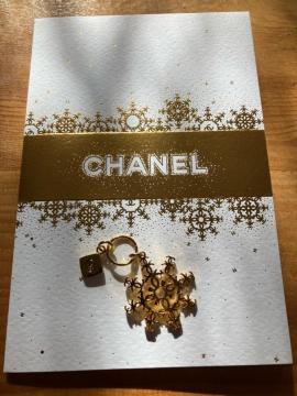 CHANEL �z���f�[����`���[��