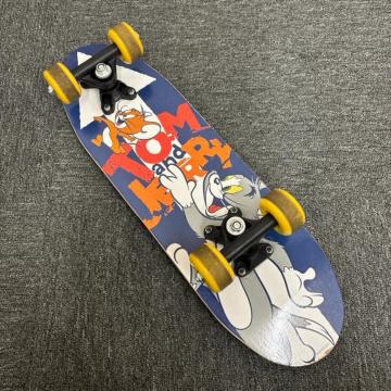 ���� TOM and JERRY �g���ƃW�F���[ 85th �X�P�[�g�{�[�h