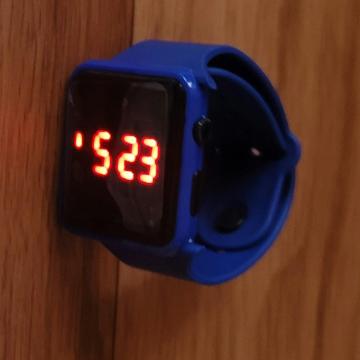 デジタルスクエアウォッチ☆ブルー