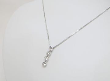 SWAROVSKI �X�����t�X�L�[ ���C���X�g�[�� �l�b�N���X��USED���y���������z