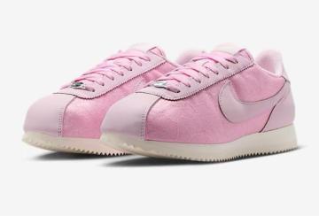 NIKE Rebc