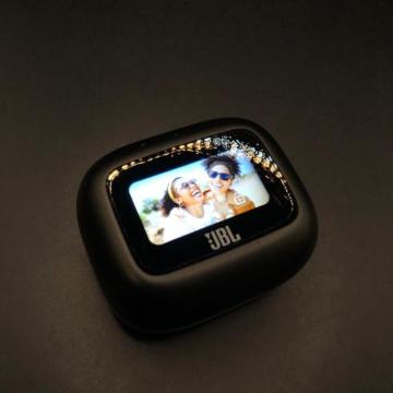 ���� JBL LIVE BEAM 3 ���C�����X�C���z��