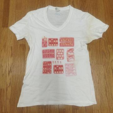 エマ・マフィーユ白VネックTシャツ フランス アートTシャツ ボディコンシャス
