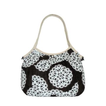 y}`ȂOj[obOzyDJtV_[ΉzhC[[X~n