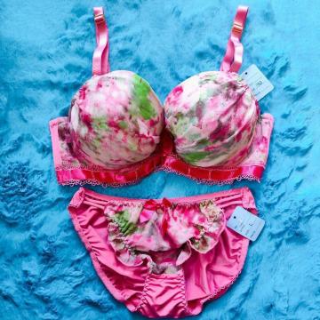 ぼかし柄が可愛いぃ。。。F80×L。。サテンリボン通しブラジャー&ショーツセット。。。ピンク大きいサイズグラマー