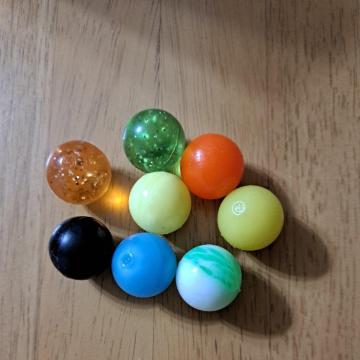 スーパーボール8個