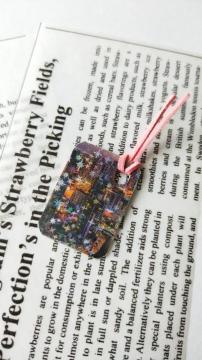 �n���h���C�h/�~�j������/�u�b�N�}�[�J�[/���E�̌i�F�D